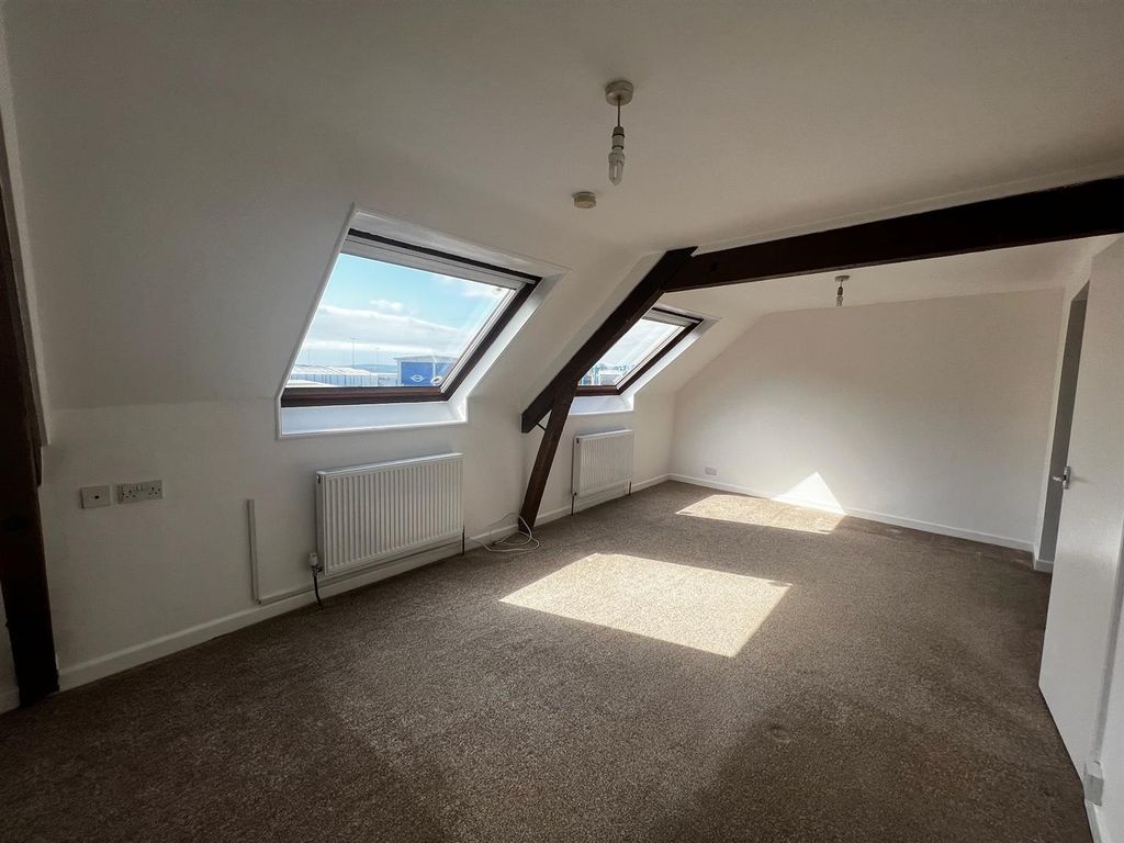 Property photo 2 of 16 7Badb66d-F05F-420A-83dc-0Cf7Ed7143A5.Jpg