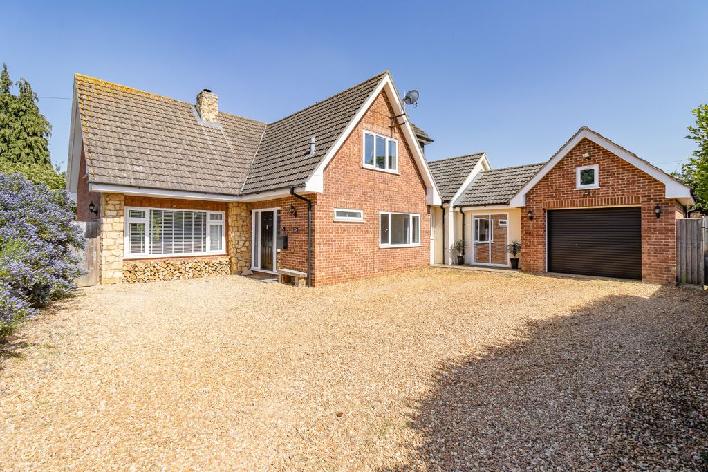 Property photo 1 of 35 5163430