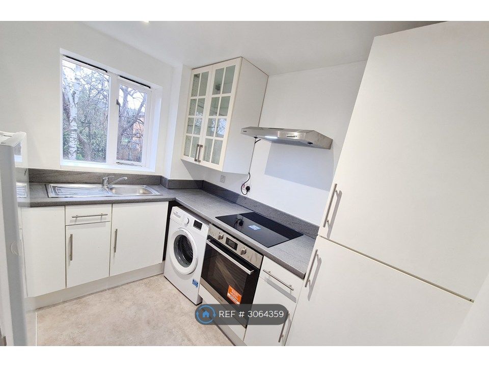 Property photo 1 of 8 Kitchen
