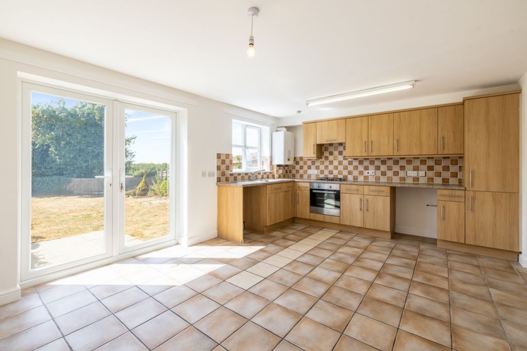 Property photo 3 of 16 10 Aaron Way (Kirton)-13