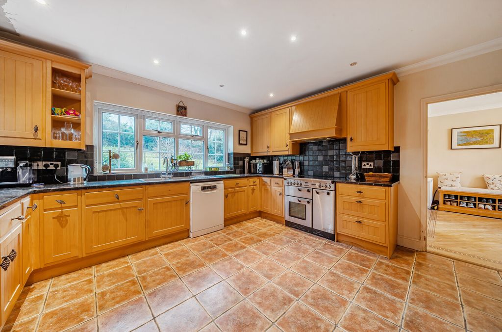 Property photo 3 of 23 1406578-13-6981F6...