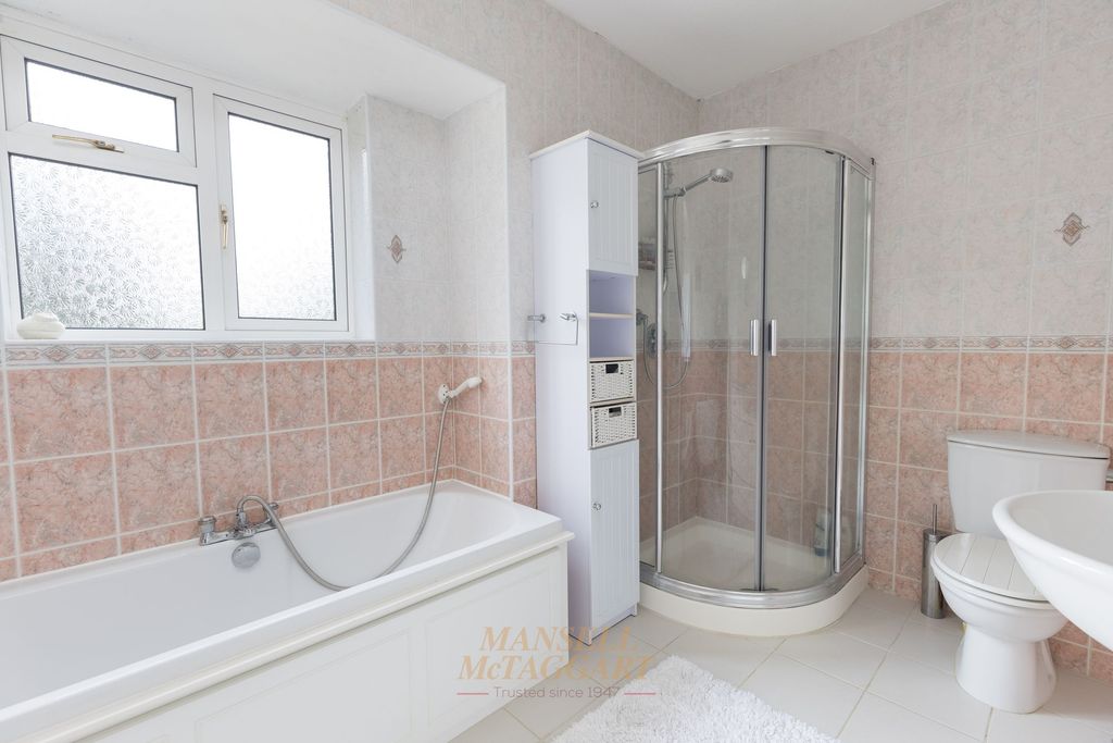 Additional image 18 of 4 bed detached house for saleOld Horsham Road, Crawley RH11