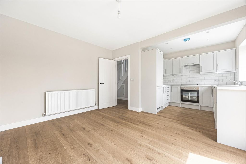 Property photo 3 of 22 27_85066.Jpg