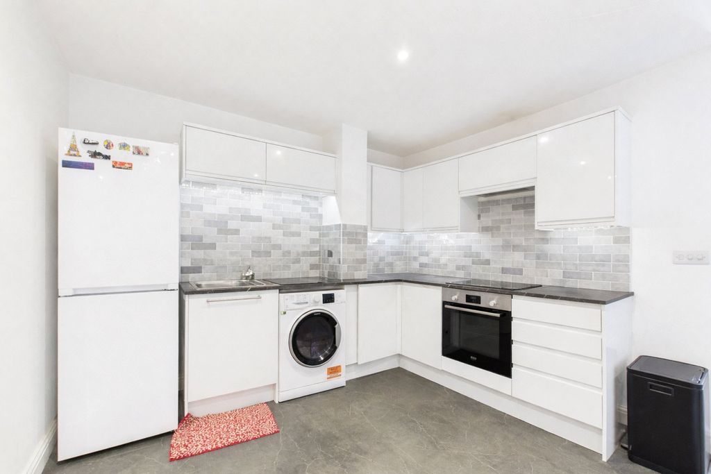 Property photo 2 of 10 Picture No. 34