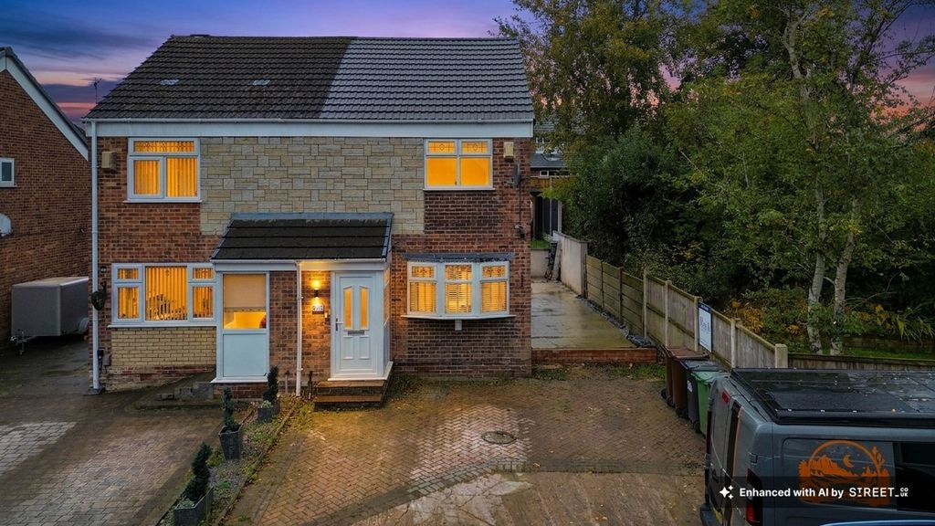 Property photo 2 of 32
