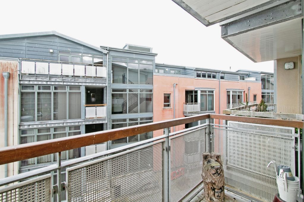 Property photo 3 of 14 Balcony