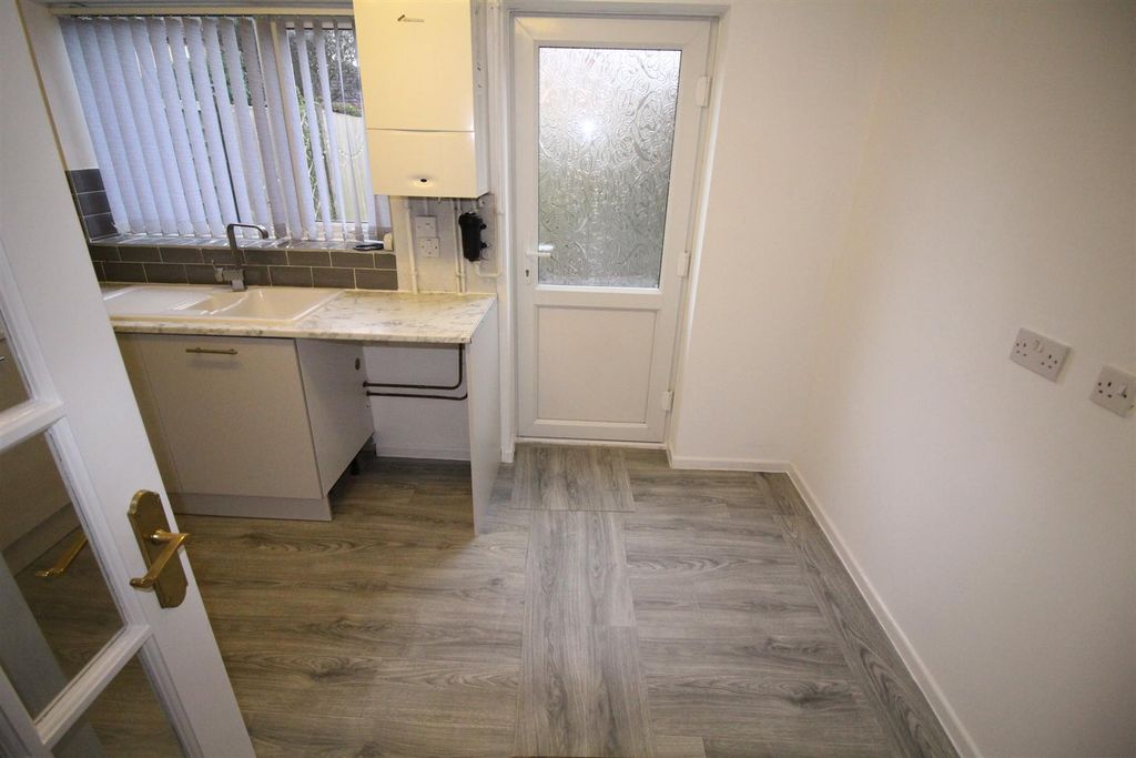 Property photo 3 of 12 Kitchen Diner.Jpg