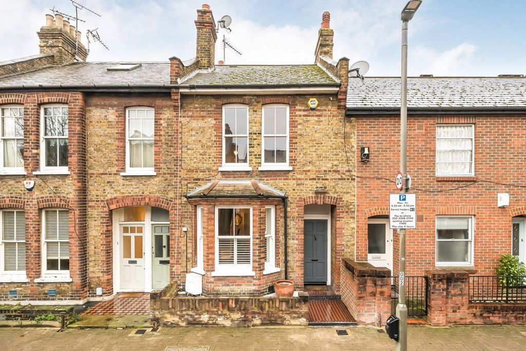 Property photo 1 of 11