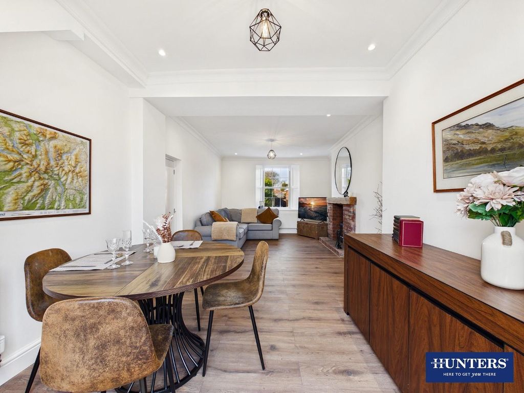 Property photo 2 of 33 Living & Dining Room