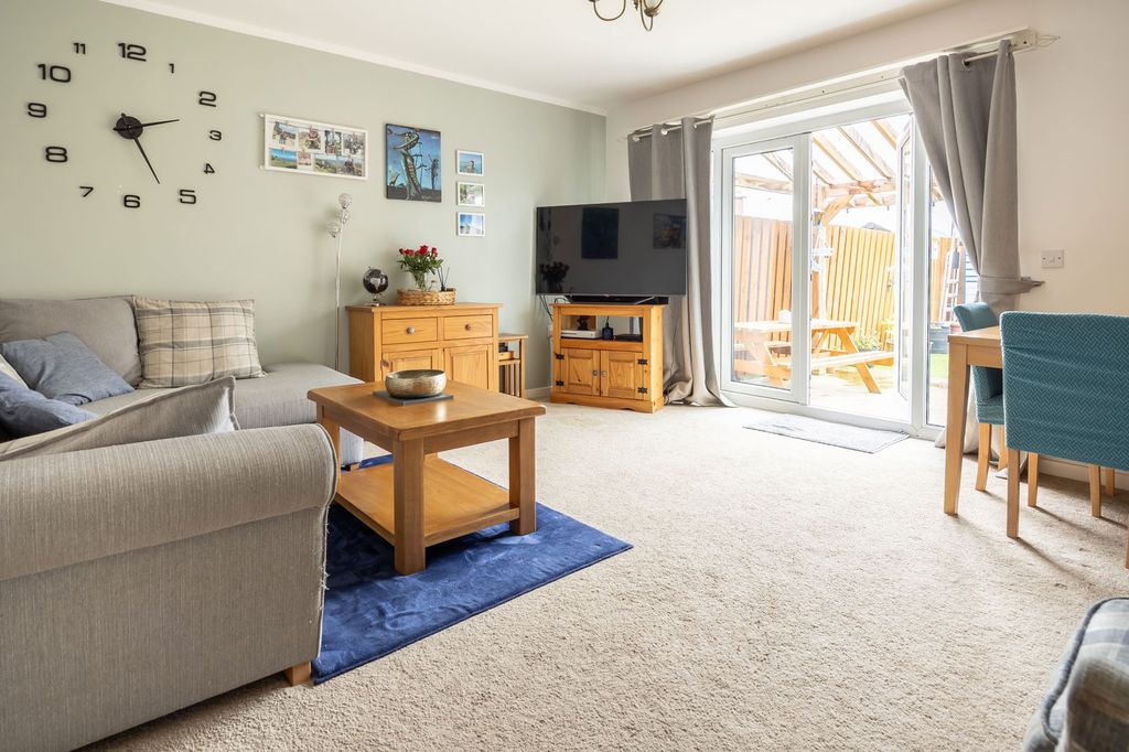 Property photo 2 of 14