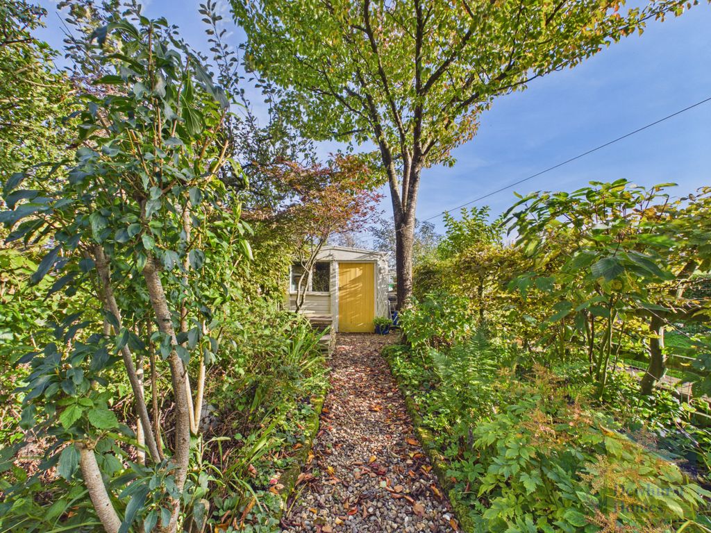 Property photo 2 of 32