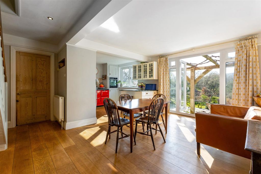 Property photo 3 of 23 Breakfast Room