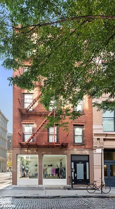 Property photo 3 of 10 <Alttext/>