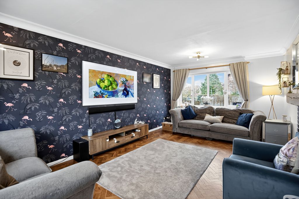 Property photo 2 of 20 Living Room