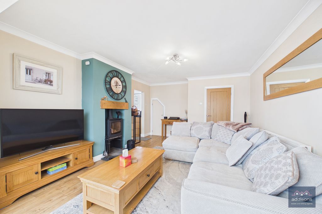 Property photo 2 of 19 Photo 9