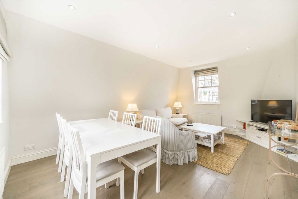 Property photo 3 of 8