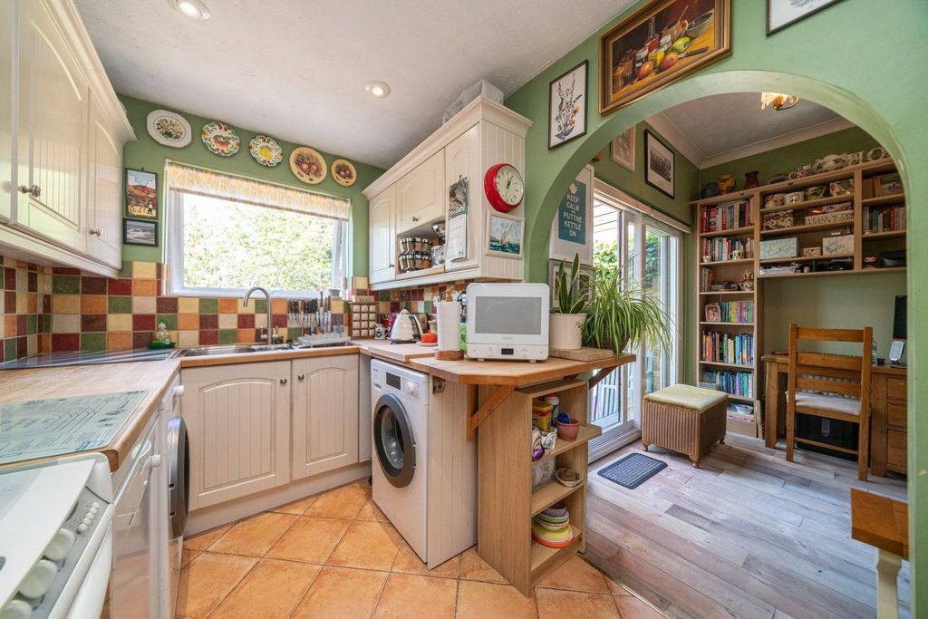 Property photo 3 of 18