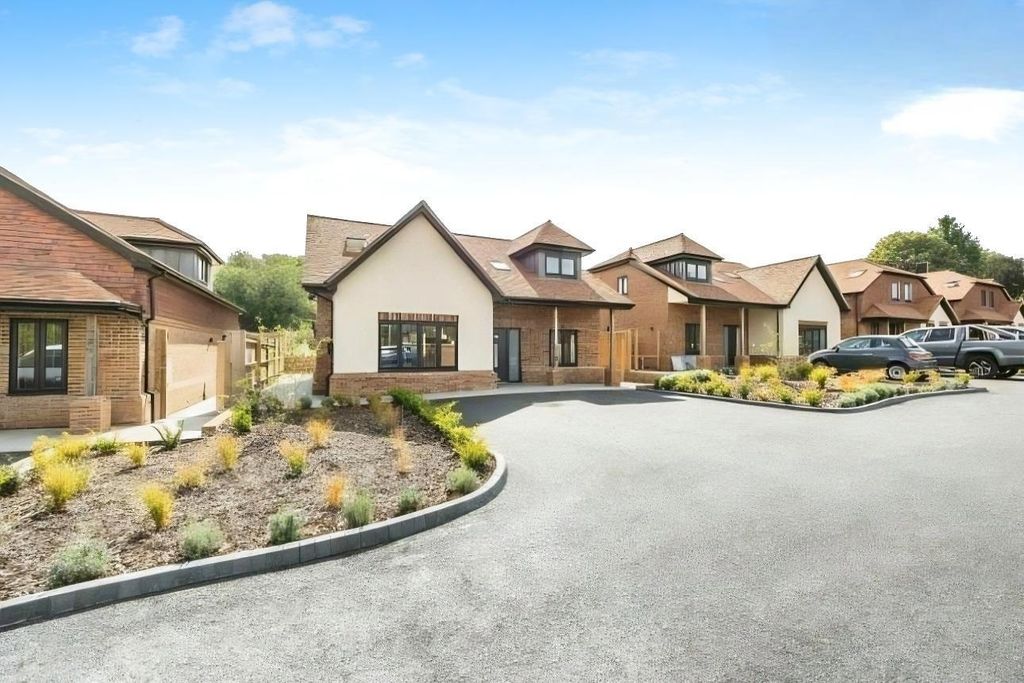 Property photo 3 of 5