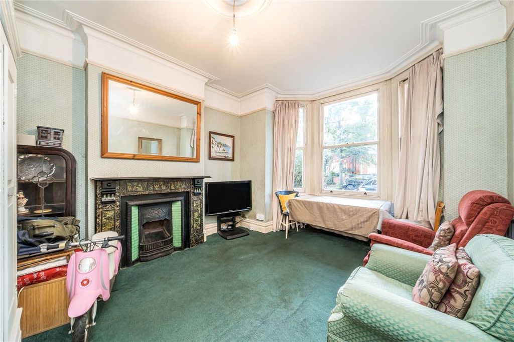 Property photo 2 of 12