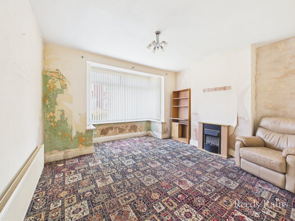 Property photo 2 of 11 Sitting Room