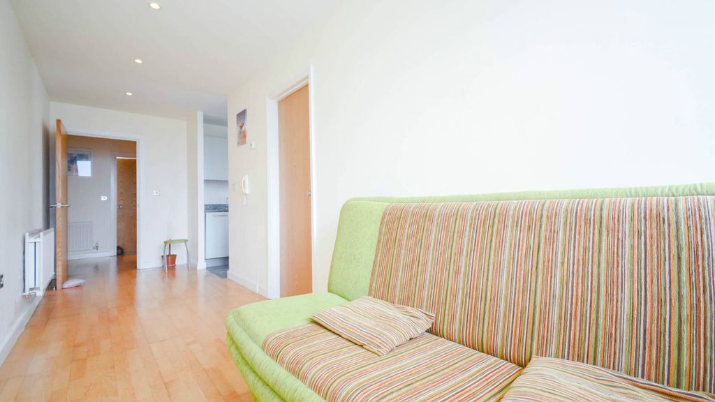 Property photo 1 of 10 Cdfaab1E3Ca532A6d1Cdb7A1E05423F5Ff08A4543A684229700F58Be_Meitu_1