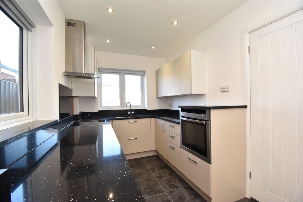 Property photo 2 of 17 Picture No. 05