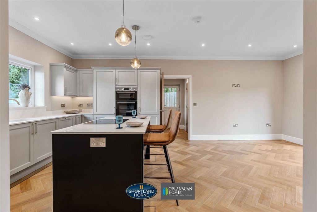 Property photo 2 of 15 1Vqokpd8Veaxqeln6Shm_W.Jpg