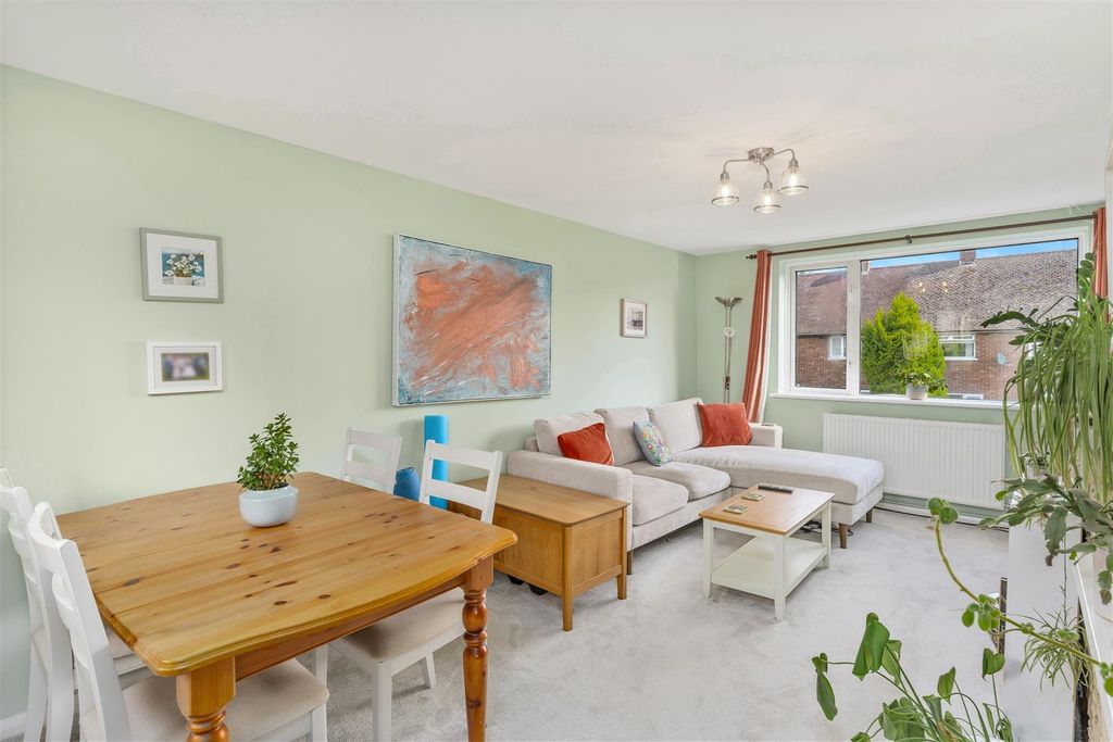 Property photo 2 of 15 4 Western Crescent, Banbury-4.Jpg