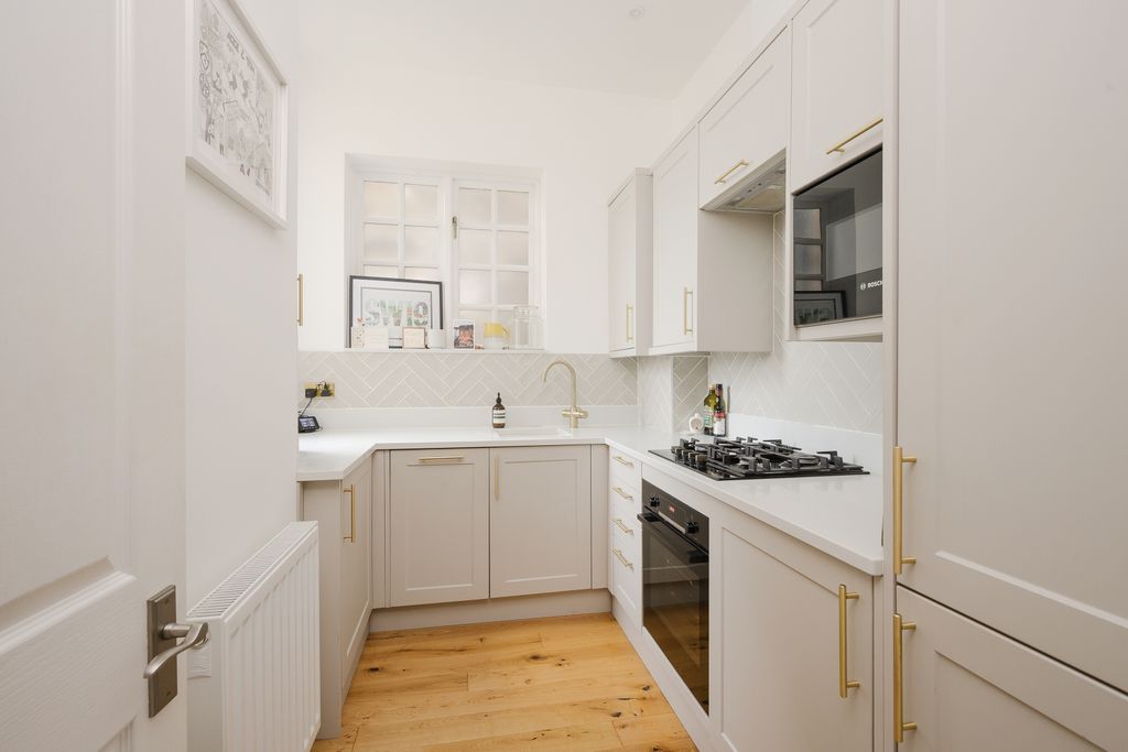 Property photo 3 of 7 Picture No. 11