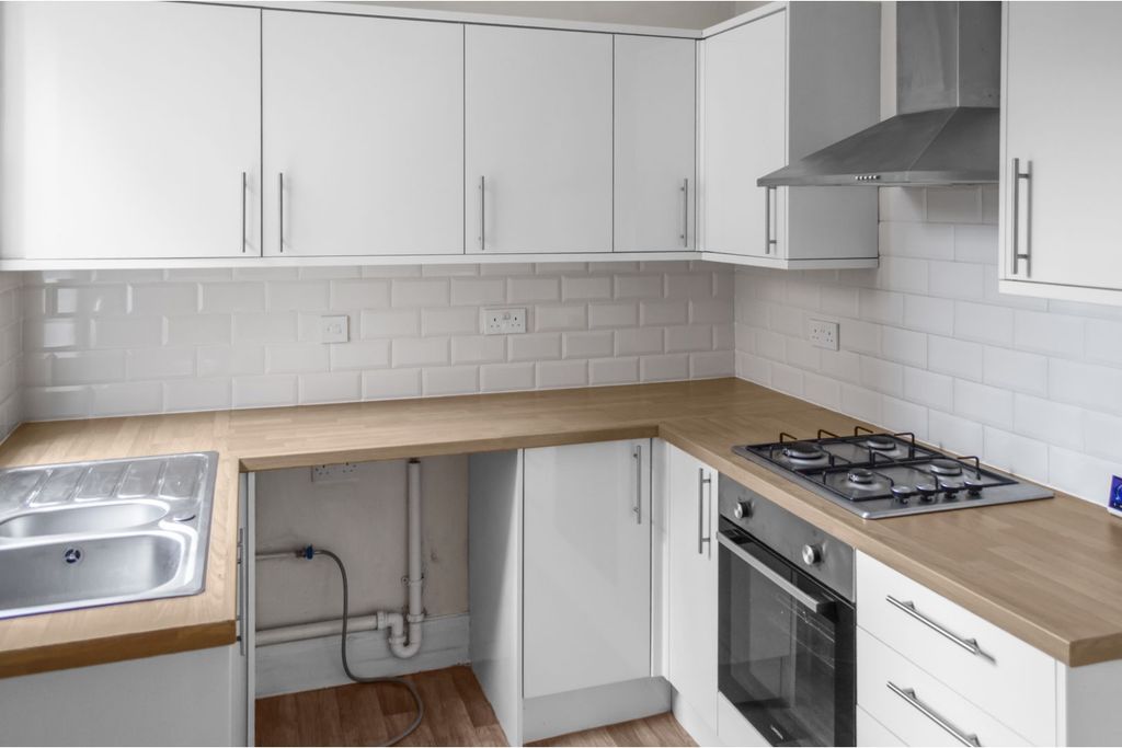 Property photo 1 of 11 Kitchen