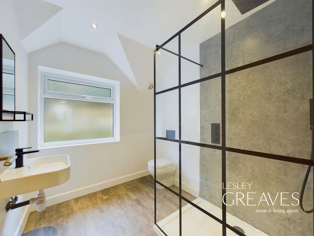 Property photo 2 of 22 En Suite
