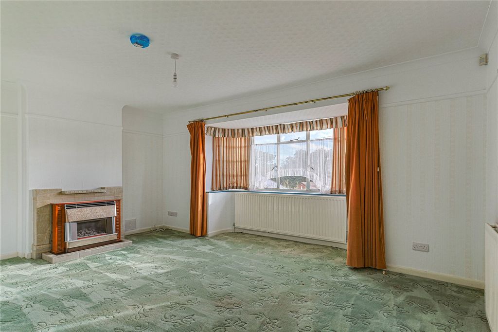 Property photo 2 of 25 Lounge