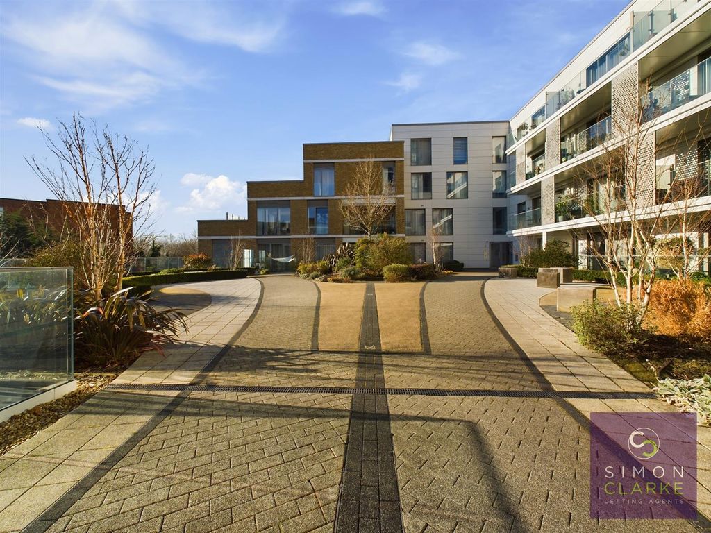 Property photo 3 of 13 Cam03369G0-Pr0019-Still021.Jpg