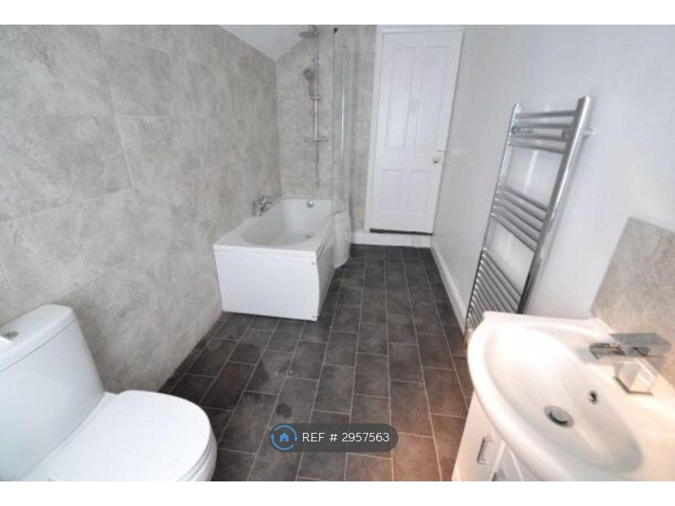 Property photo 2 of 5 Bathroom