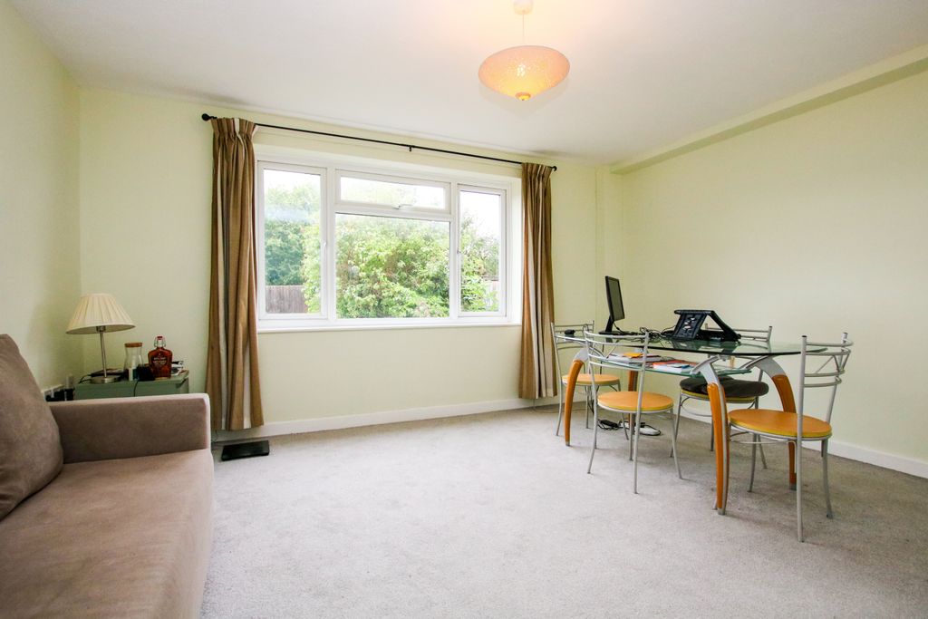 Property photo 3 of 6