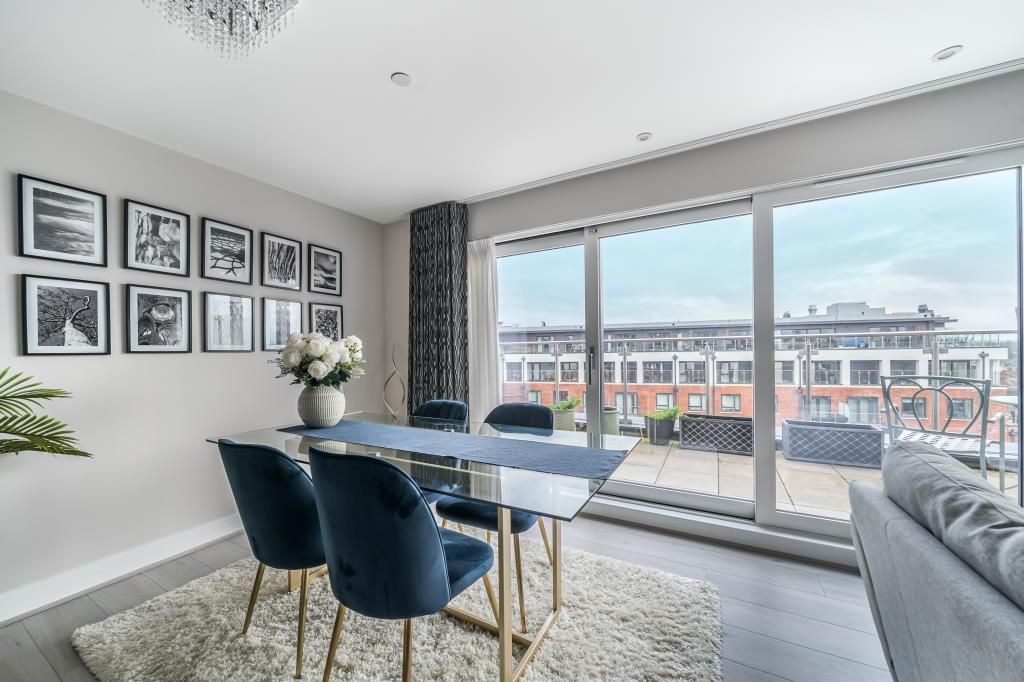 Property photo 3 of 22 Dining Area