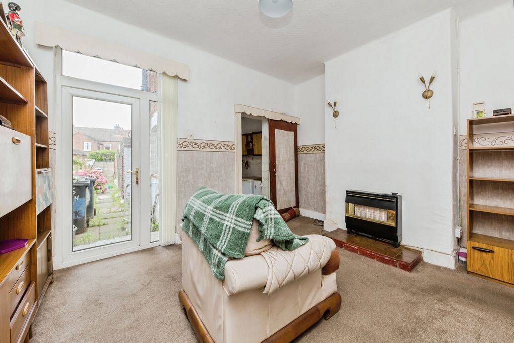 Property photo 3 of 16 Photo