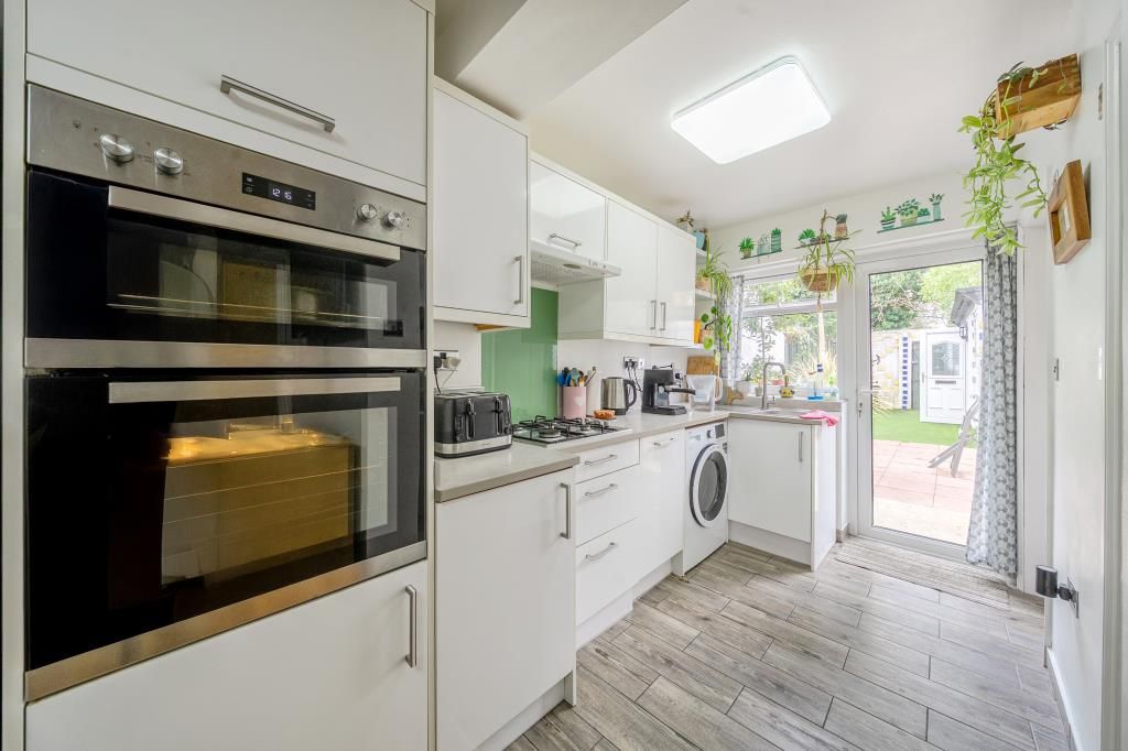 Property photo 2 of 20 Kitchen