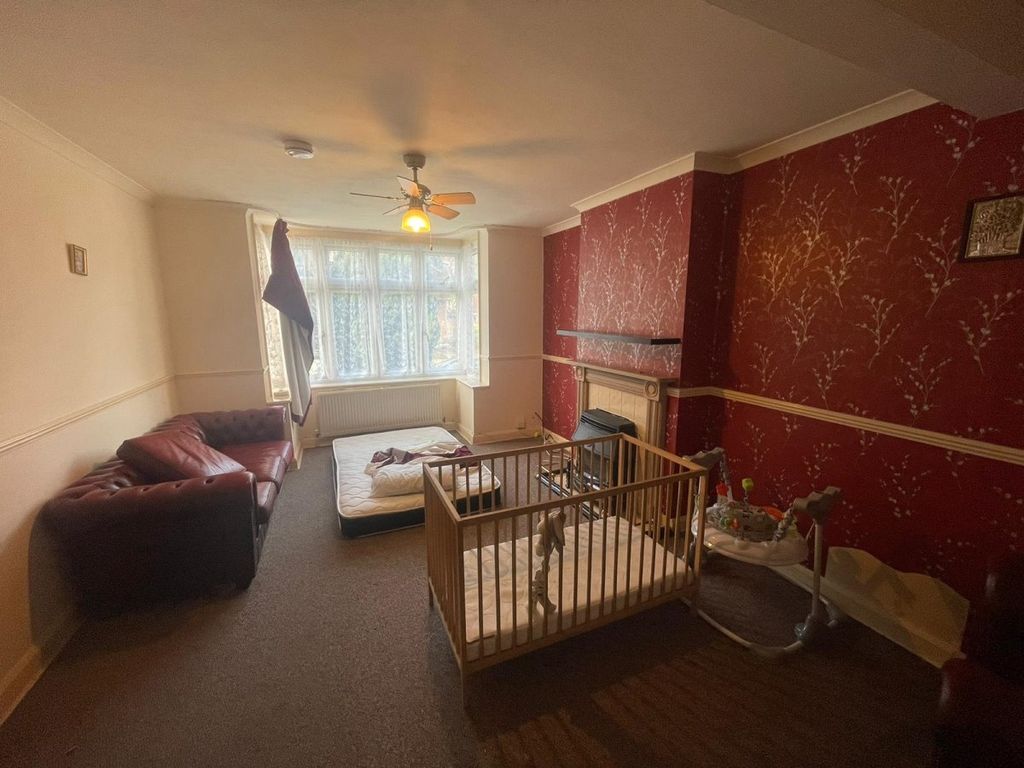 Property photo 3 of 13