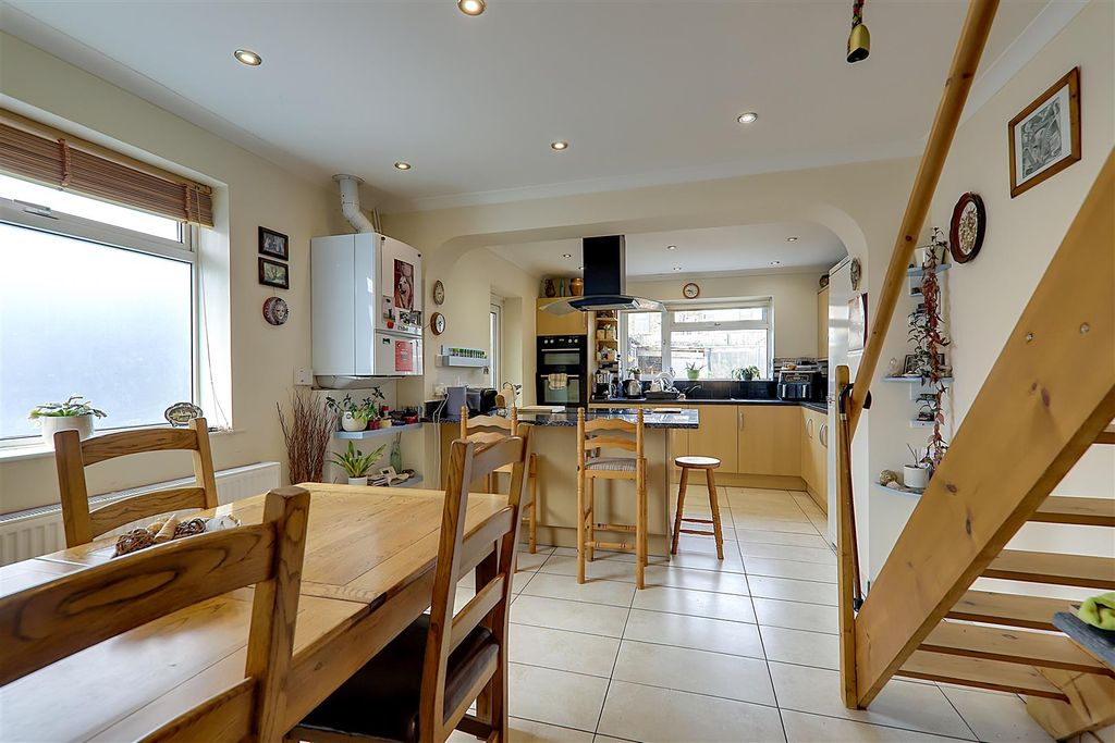 Property photo 2 of 12 Img_2043-Img_2045.Jpg