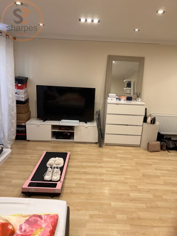 Property photo 3 of 13 A3