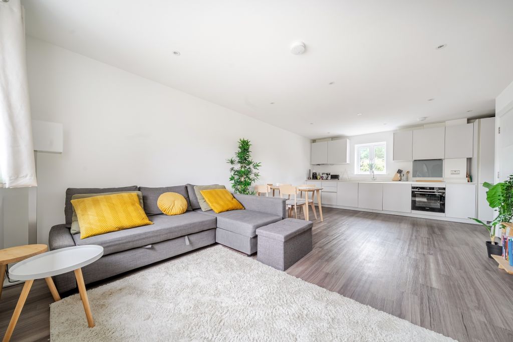 Property photo 1 of 10 1361019-13-68d6A4...