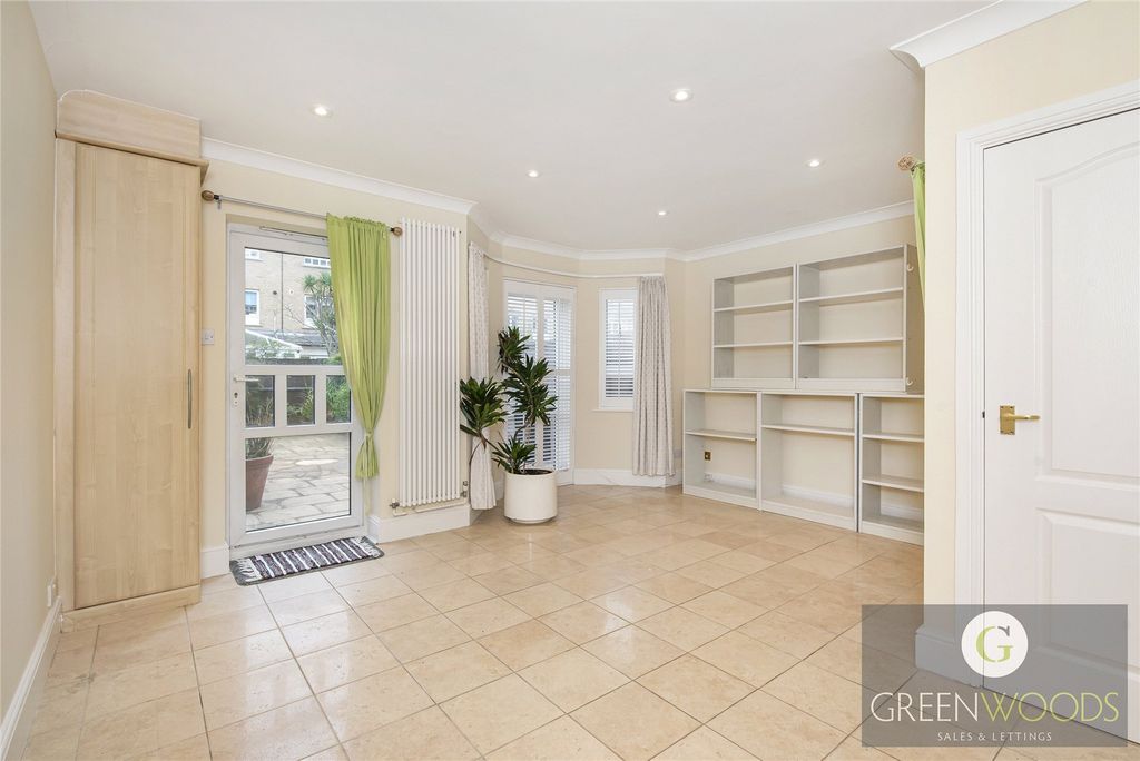 Property photo 2 of 18 Picture No. 36