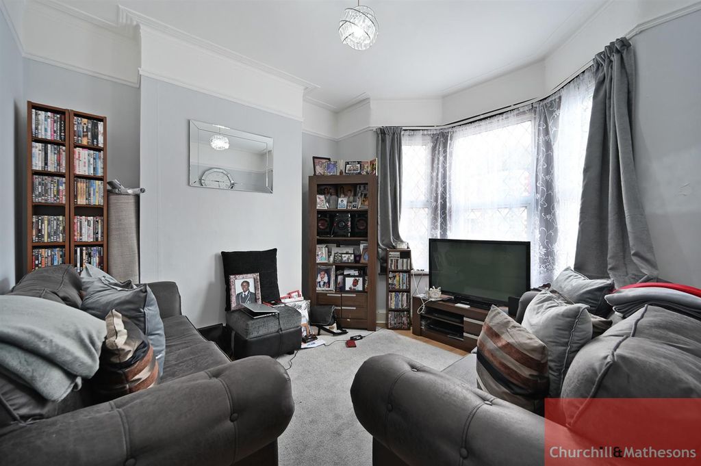 Property photo 3 of 12