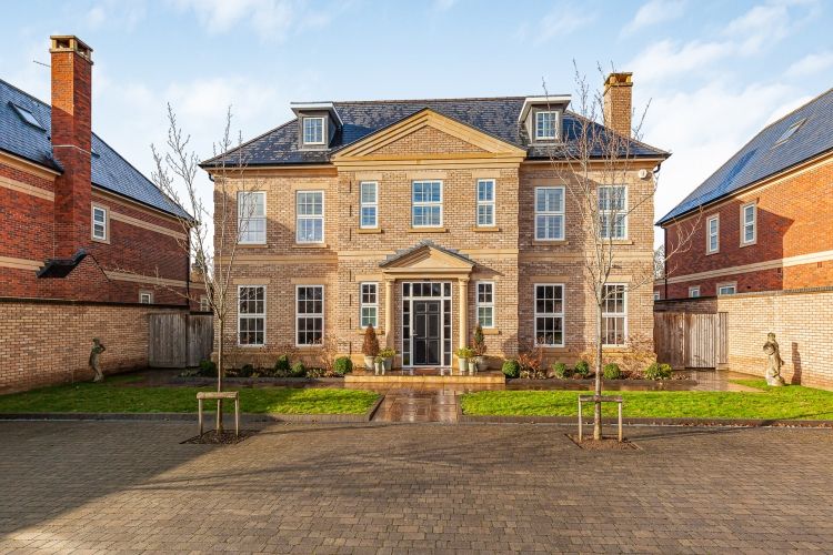 Property photo 1 of 20 310002