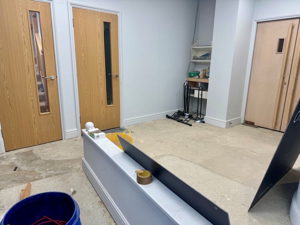 Property photo 2 of 10 Entrance Vestibule