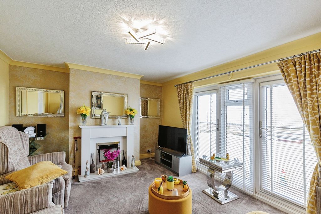 Property photo 3 of 17 Pbox-Img.Jpg