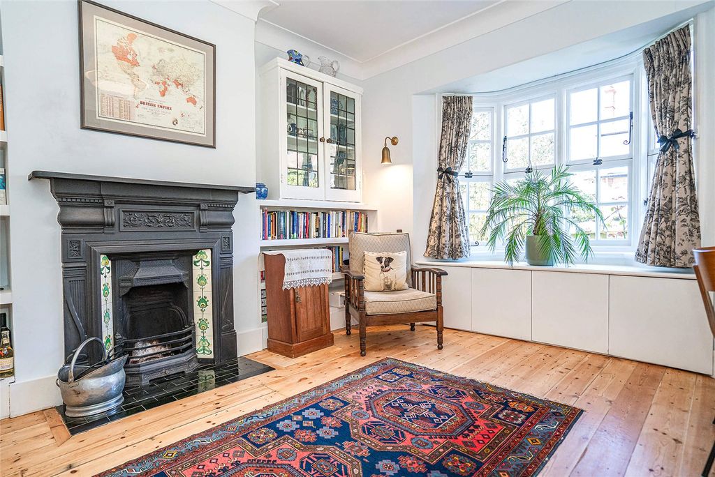 Property photo 2 of 48 Front Reception B