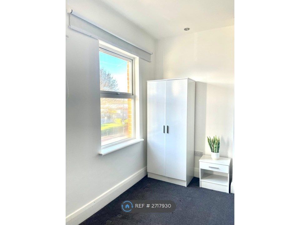 Property photo 3 of 13 Room View