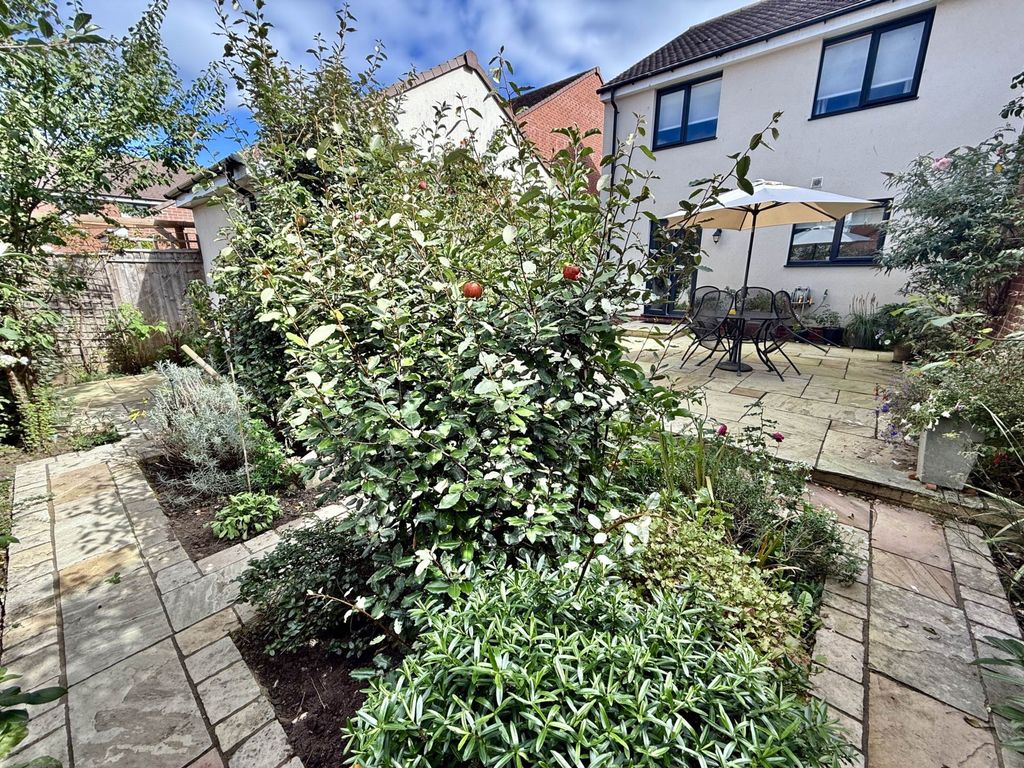 Property photo 3 of 17